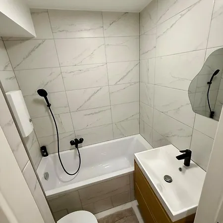 Frisch Sanierte 2 Zm Whg Naehe Siemens Und Uni * Niederdorla