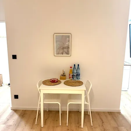 Apartman Frisch Sanierte 2 Zm Whg Naehe Siemens Und Uni *