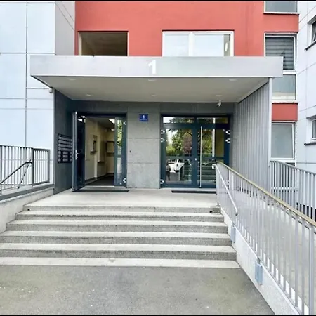 Frisch Sanierte 2 Zm Whg Naehe Siemens Und Uni