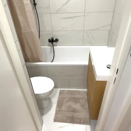 Frisch Sanierte 2 Zm Whg Naehe Siemens Und Uni Apartman