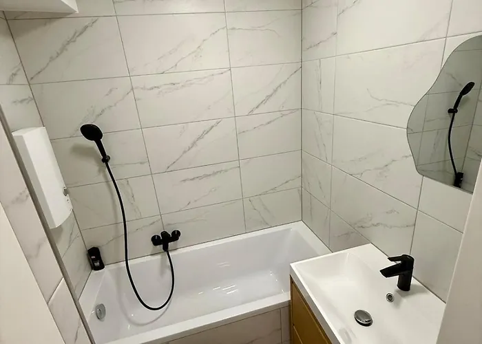 Frisch Sanierte 2 Zm Whg Naehe Siemens Und Uni * Niederdorla