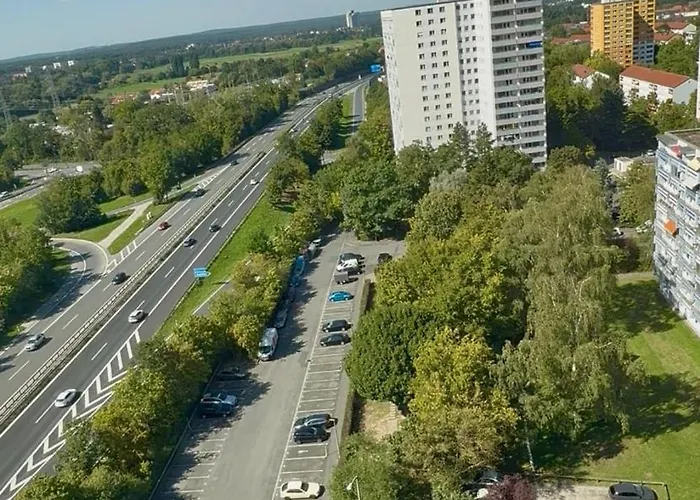 Frisch Sanierte 2 Zm Whg Naehe Siemens Und Uni